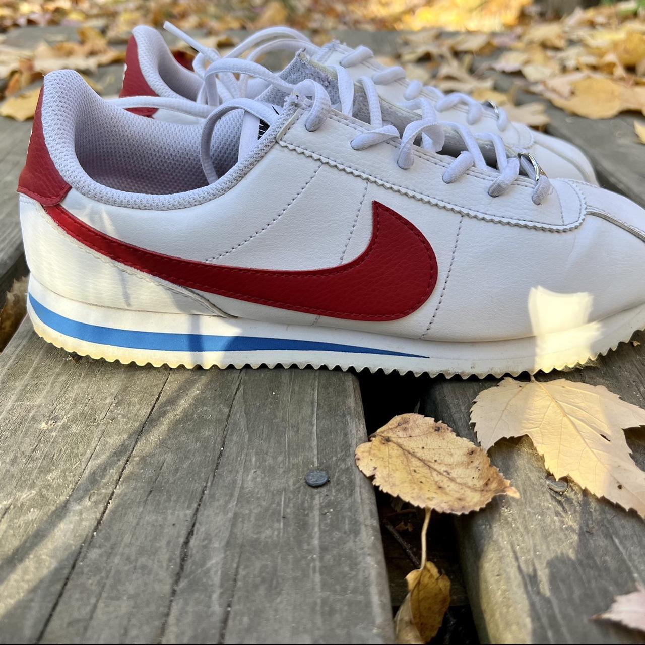 mens white and red nike shoes