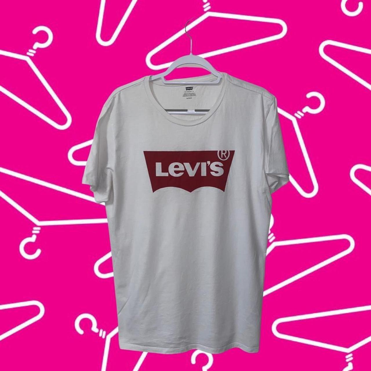 Levi's Men's White and Red T-shirt | Depop