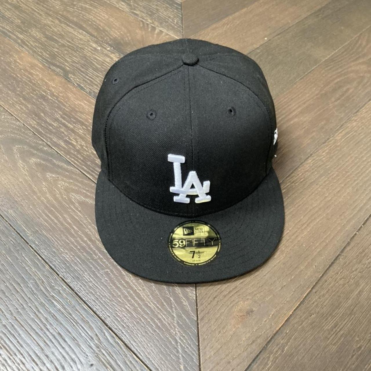 Black LA new era fitted hat Size 7 1/2 Brand new... - Depop