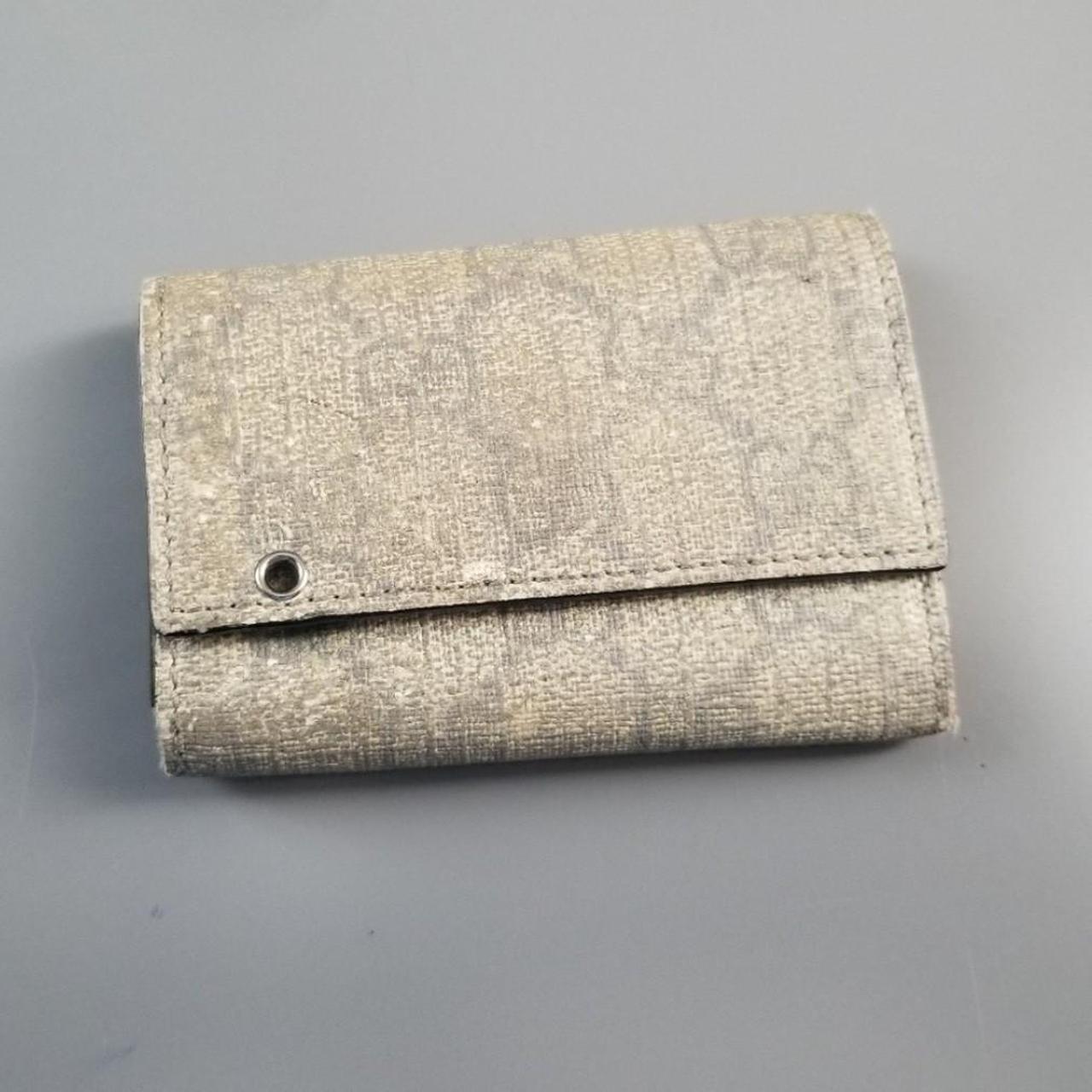 vintage Gucci key holder 🔑 room for 8 keys greyish - Depop