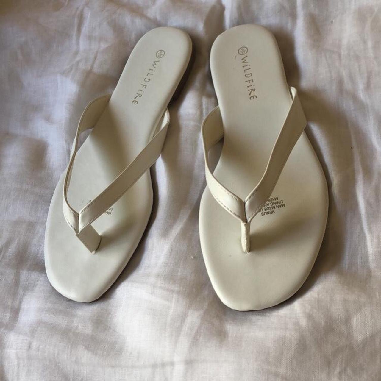 Women's White Flipflops | Depop