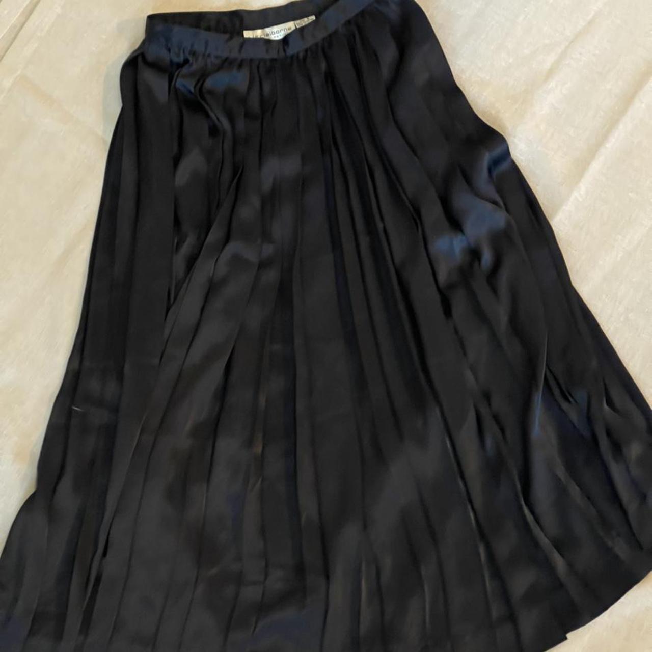 Liz clairborn silk pleated skirt. - Depop