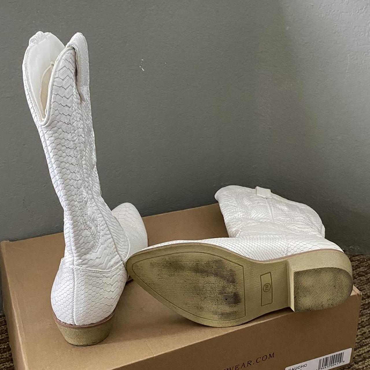 Matisse white outlet boots