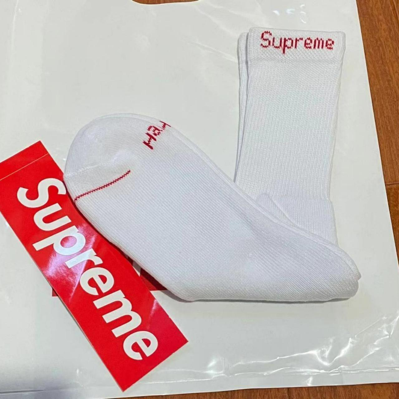 Supreme Men's White Socks | Depop
