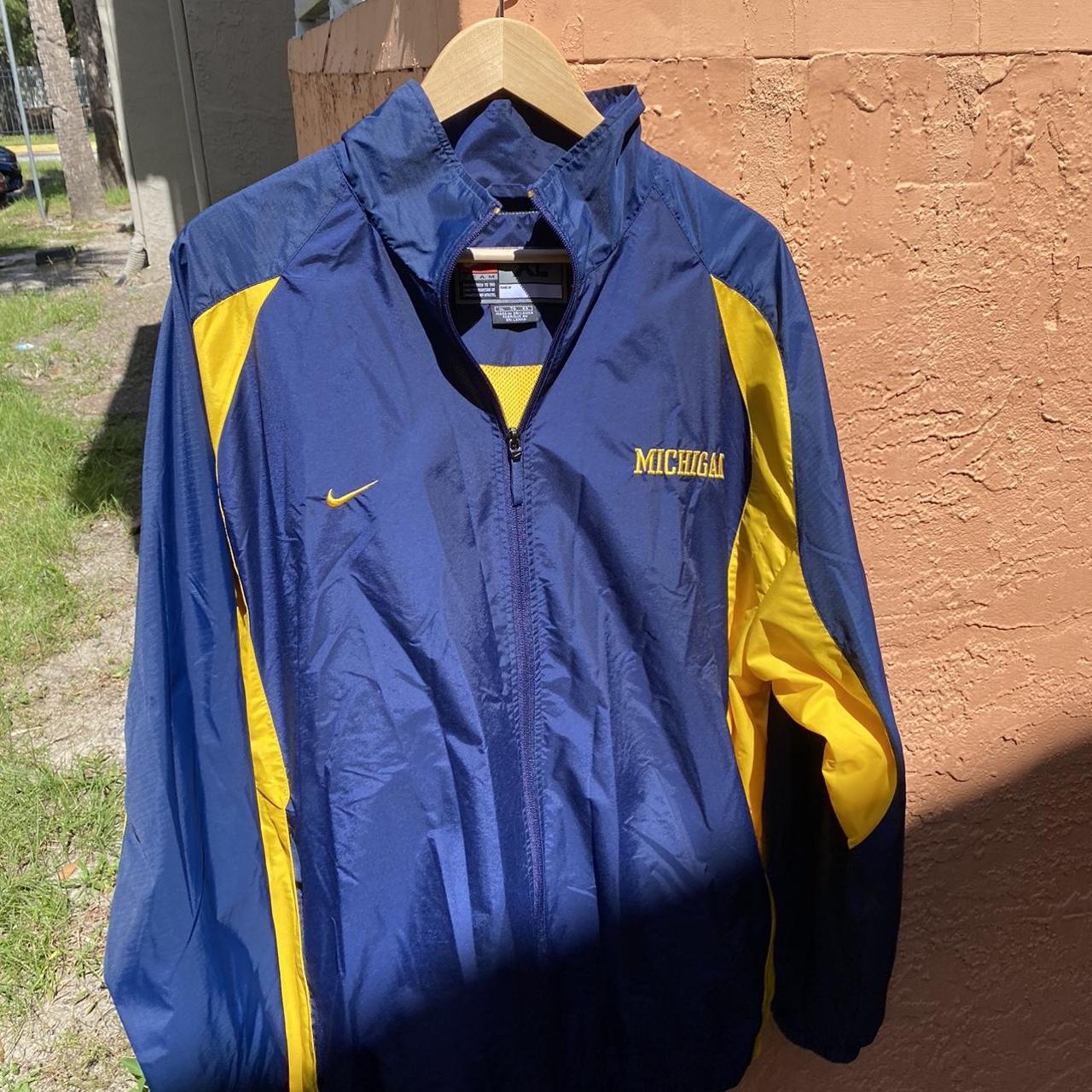 nike michigan windbreaker