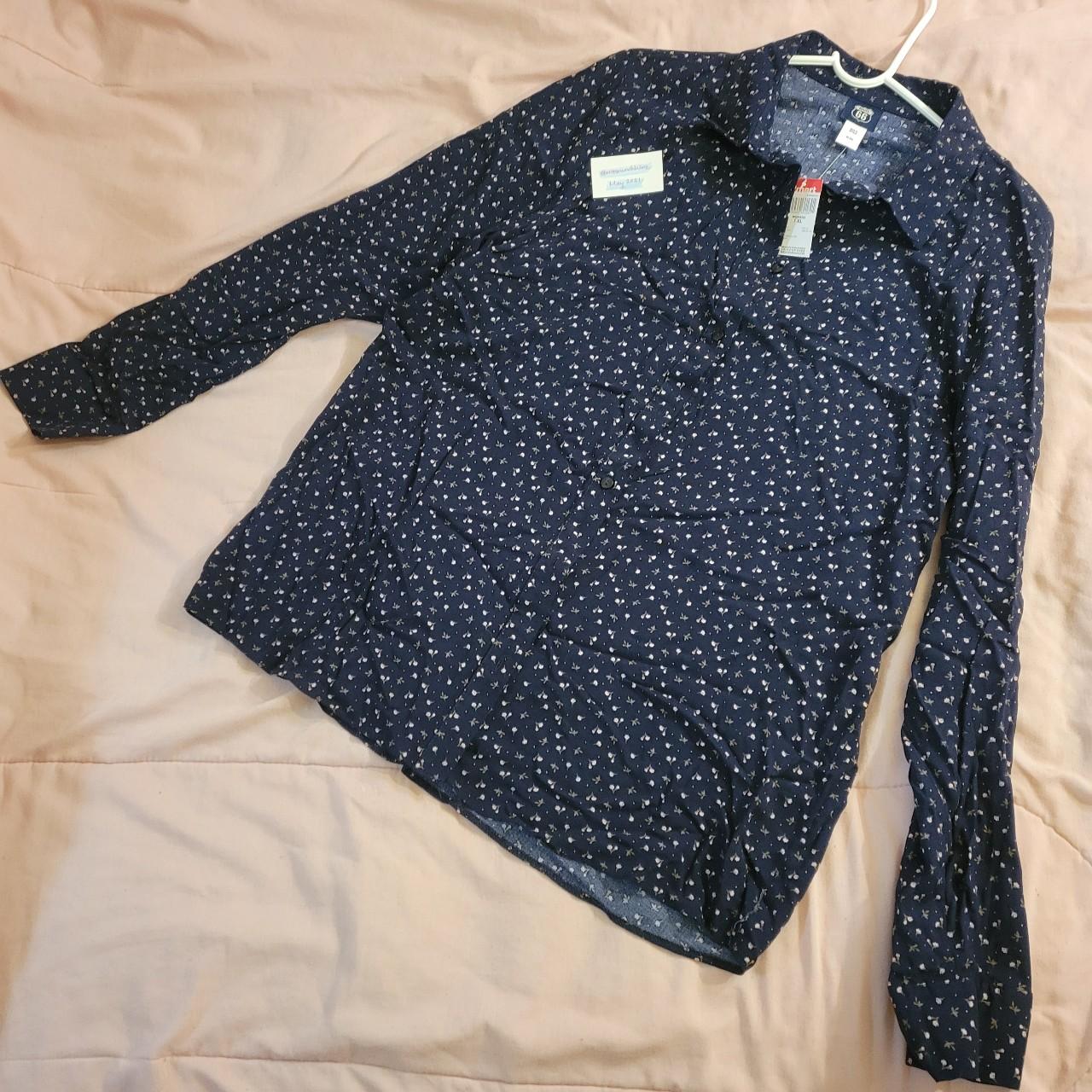 Women's Navy and Cream Blouse Depop