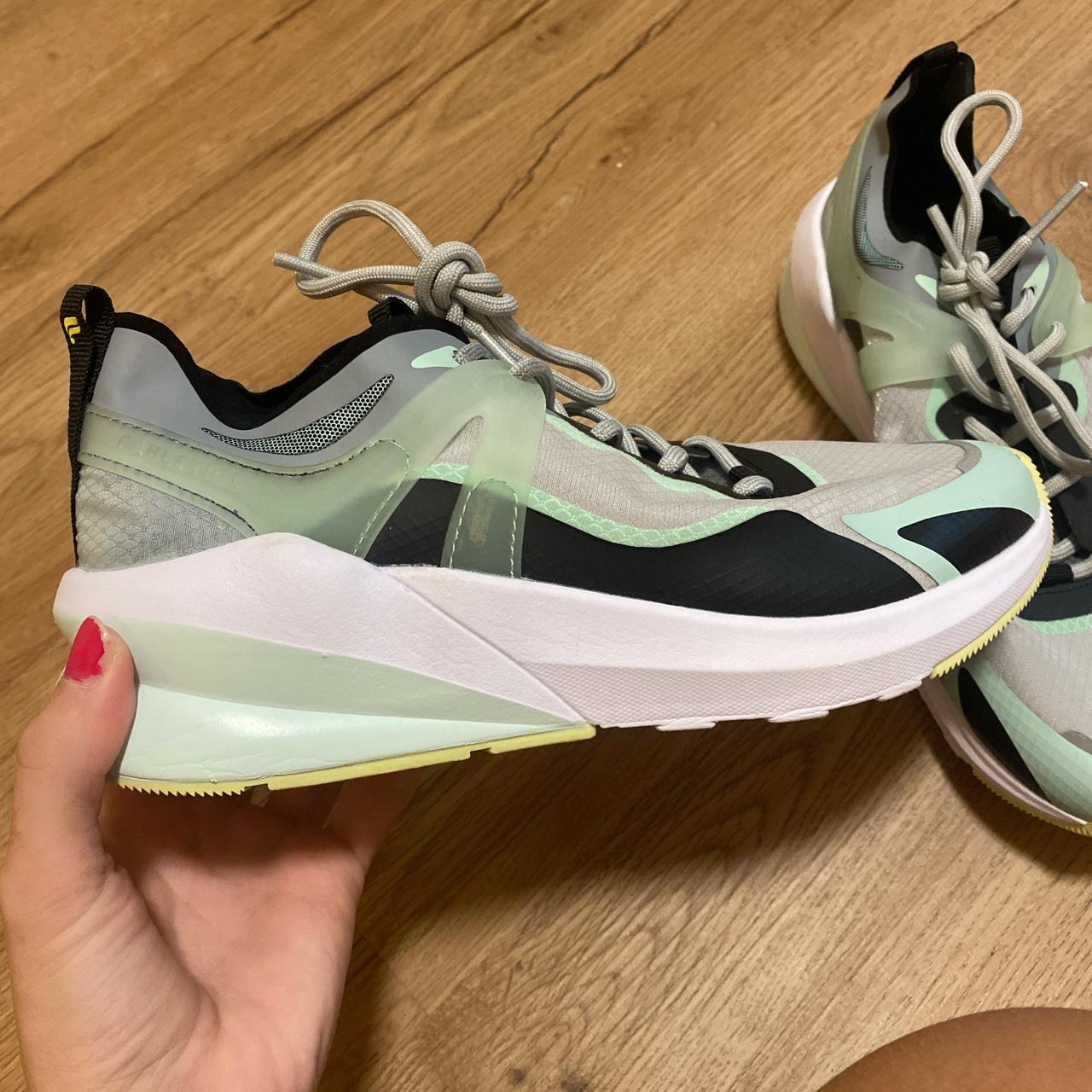 fabletics tennis shoes