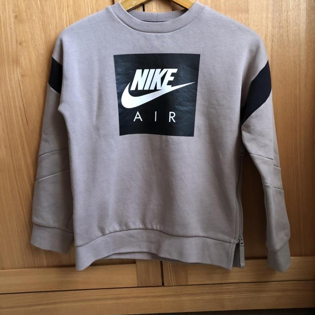 tan nike sweatshirt
