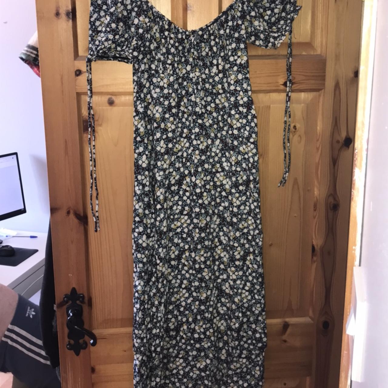 Motel blue floral midi dress Great for summer, only... - Depop