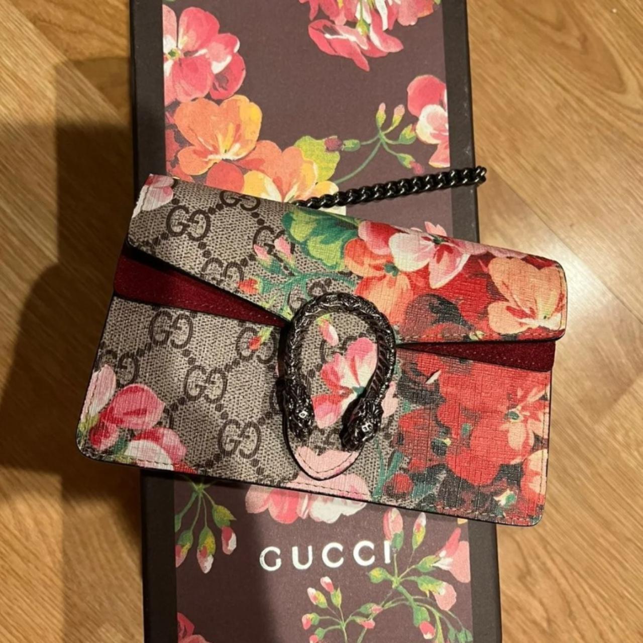 Gucci best sale floral pouch