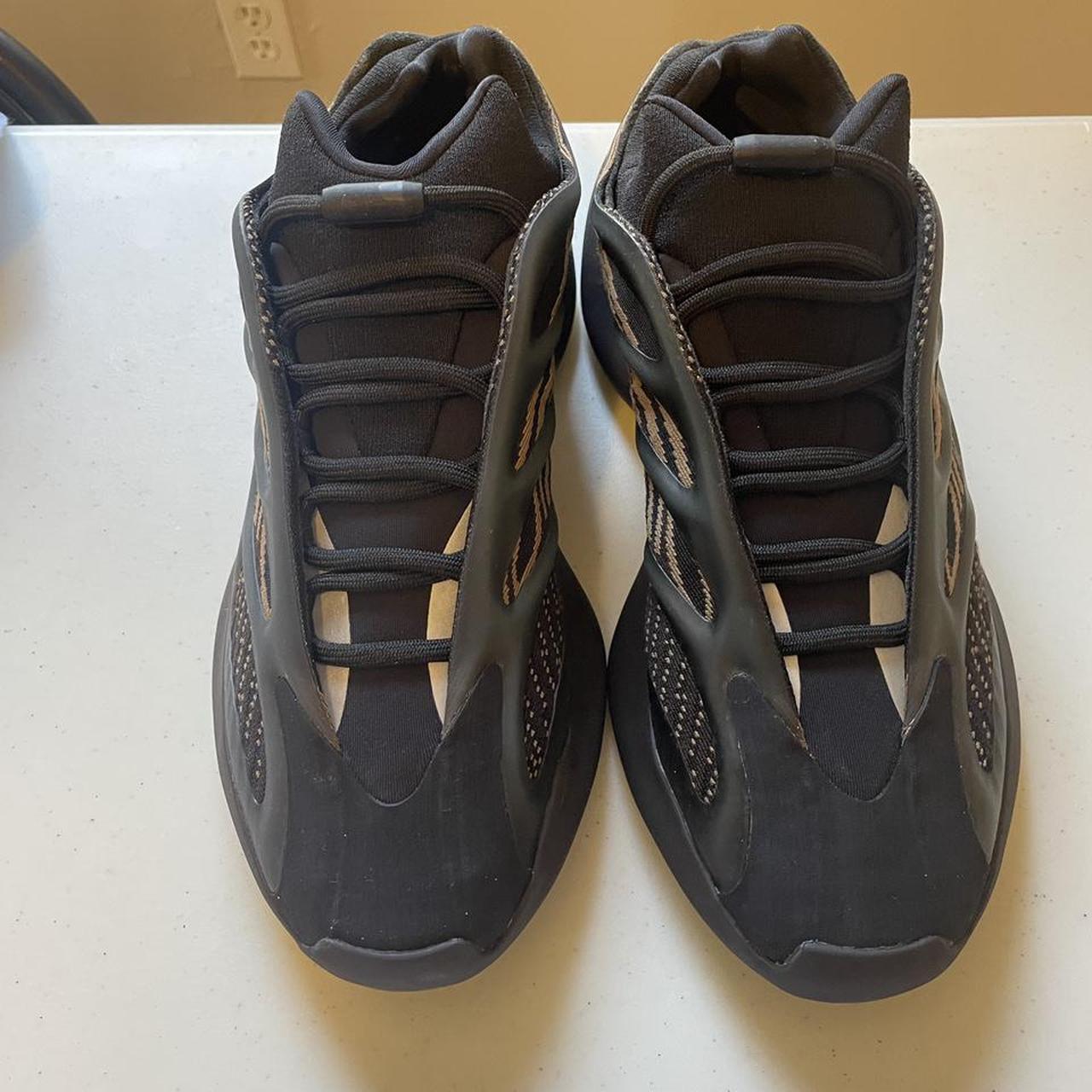 yeezy 700 sizing women's