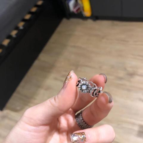 Gucci deals daisy ring