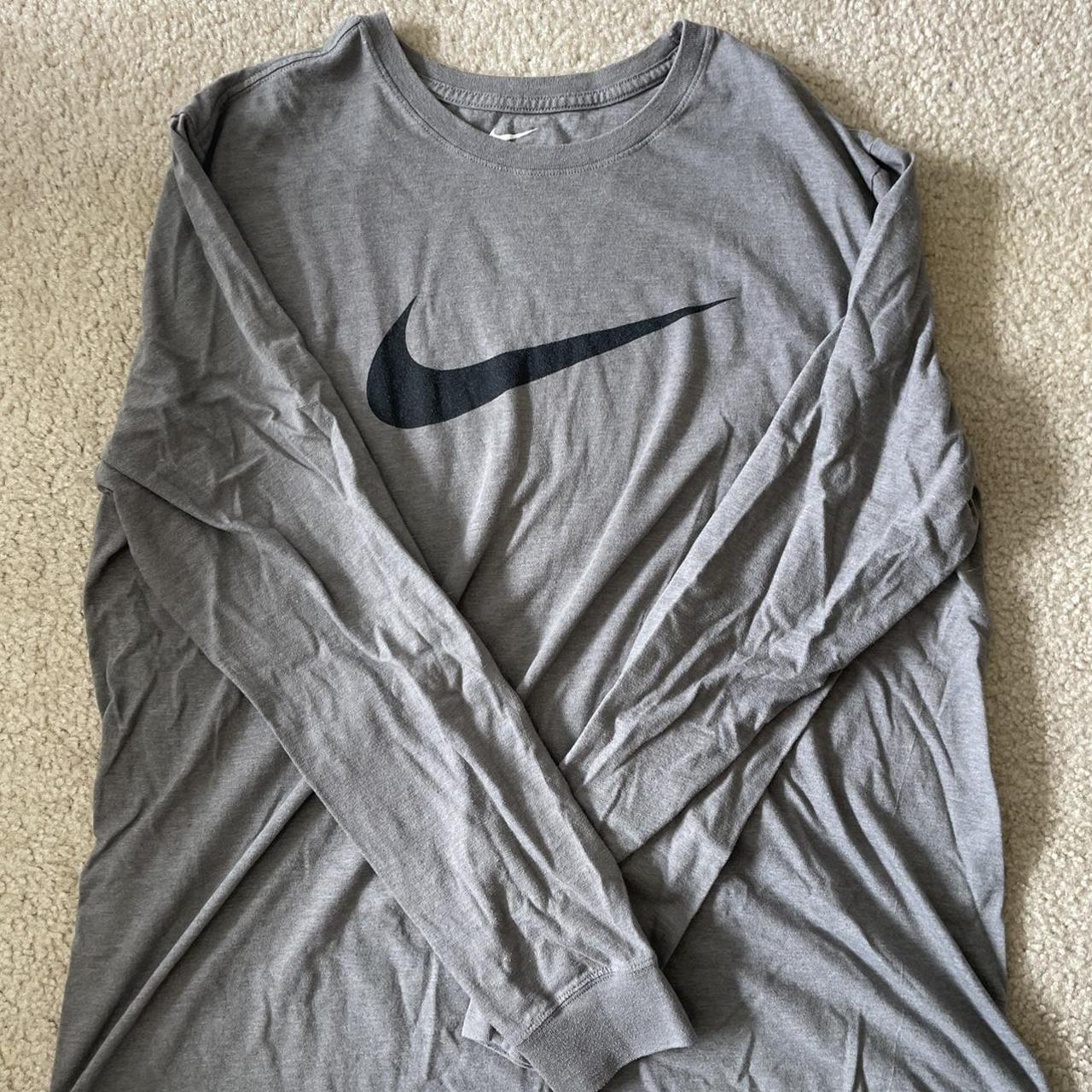 mens dark grey nike t shirt