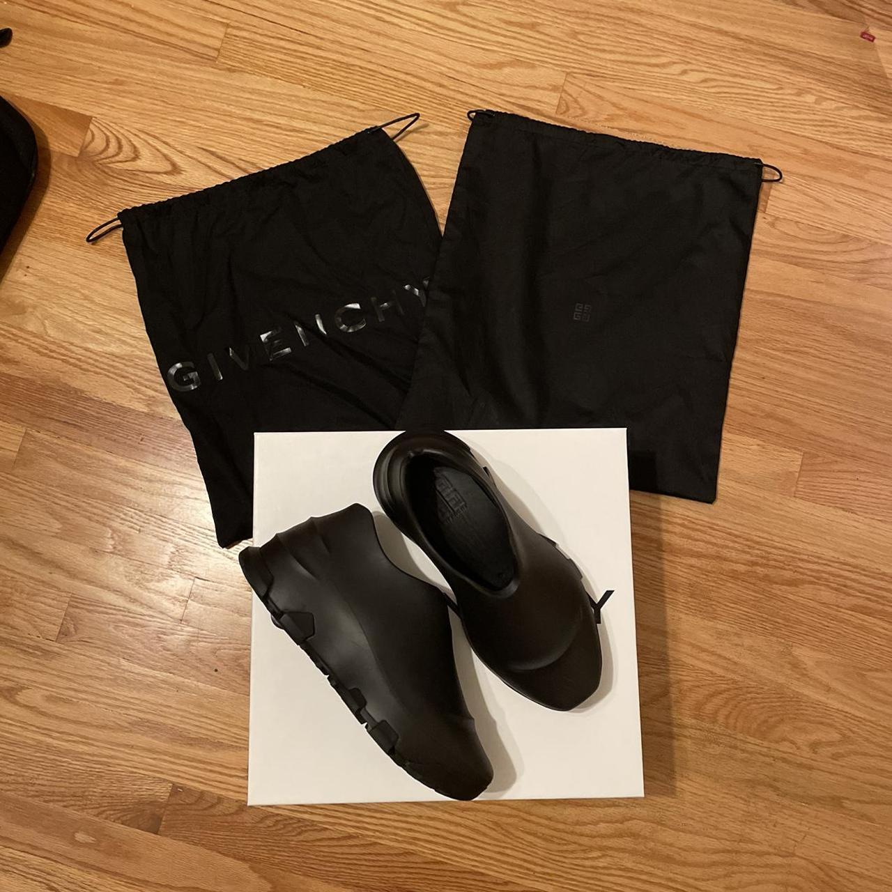 Givenchy Monumental Mallow All Black Size 42 - Depop