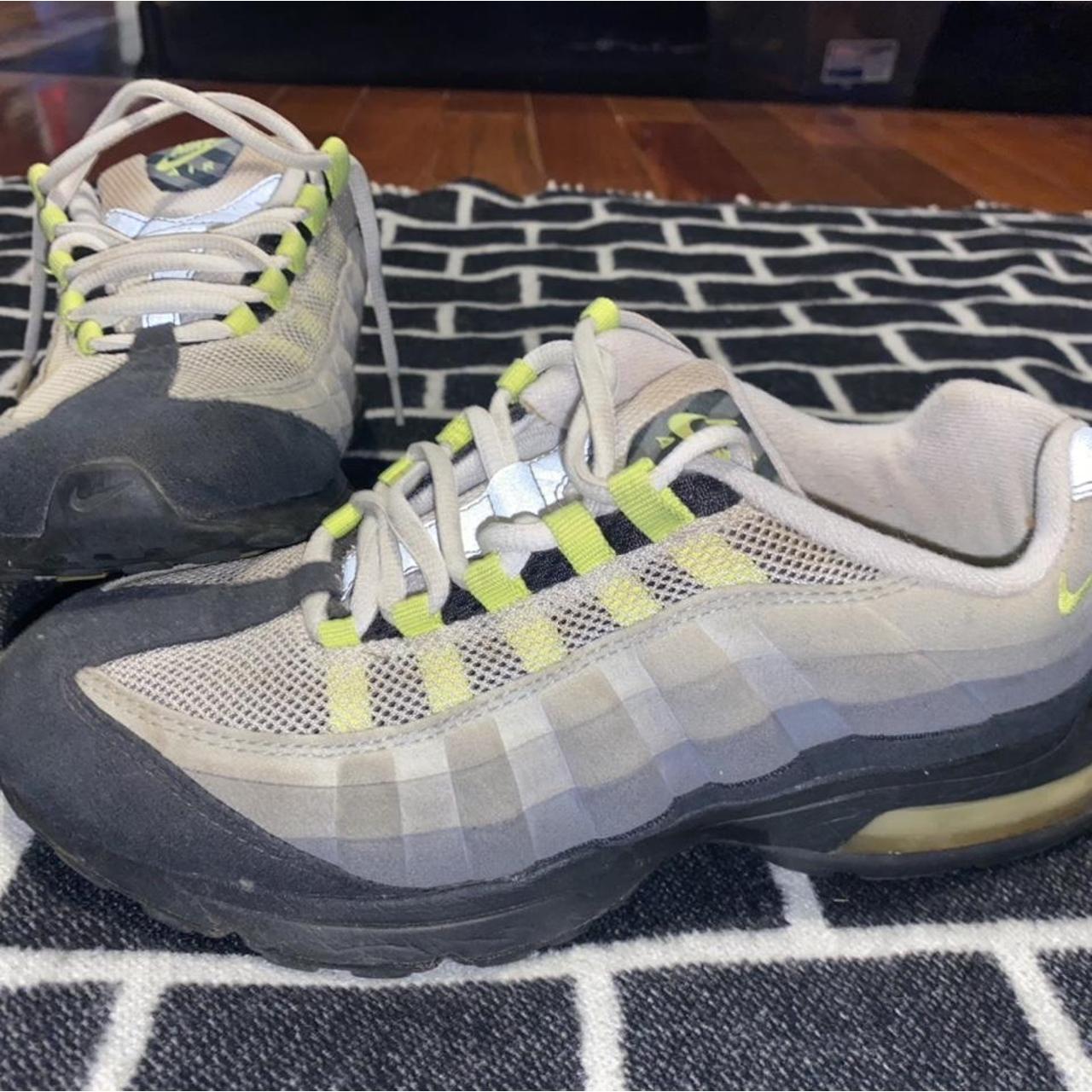 air max 95 neon OG 2006 size 7, No box, Great Condition