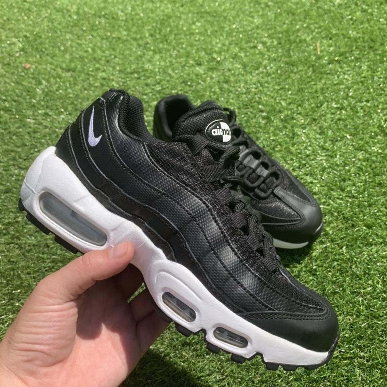 size 6 nike 95s