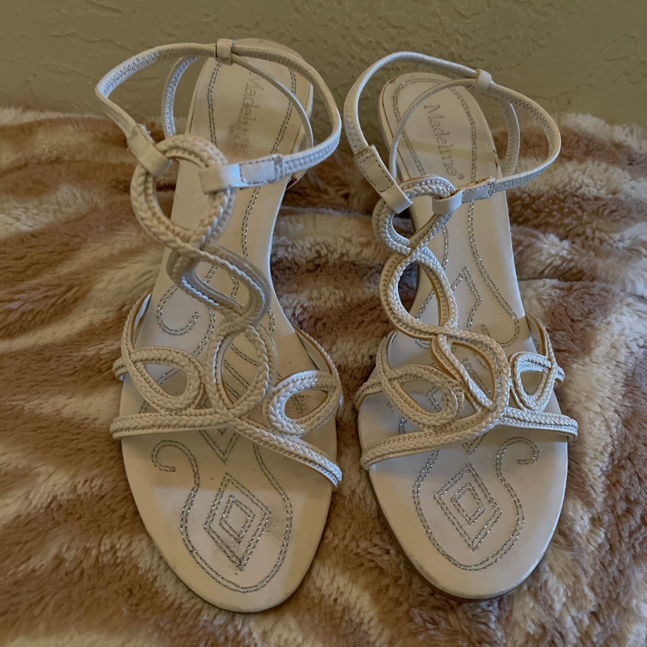 Super fresh cream colored sandals with kitten heels... Depop