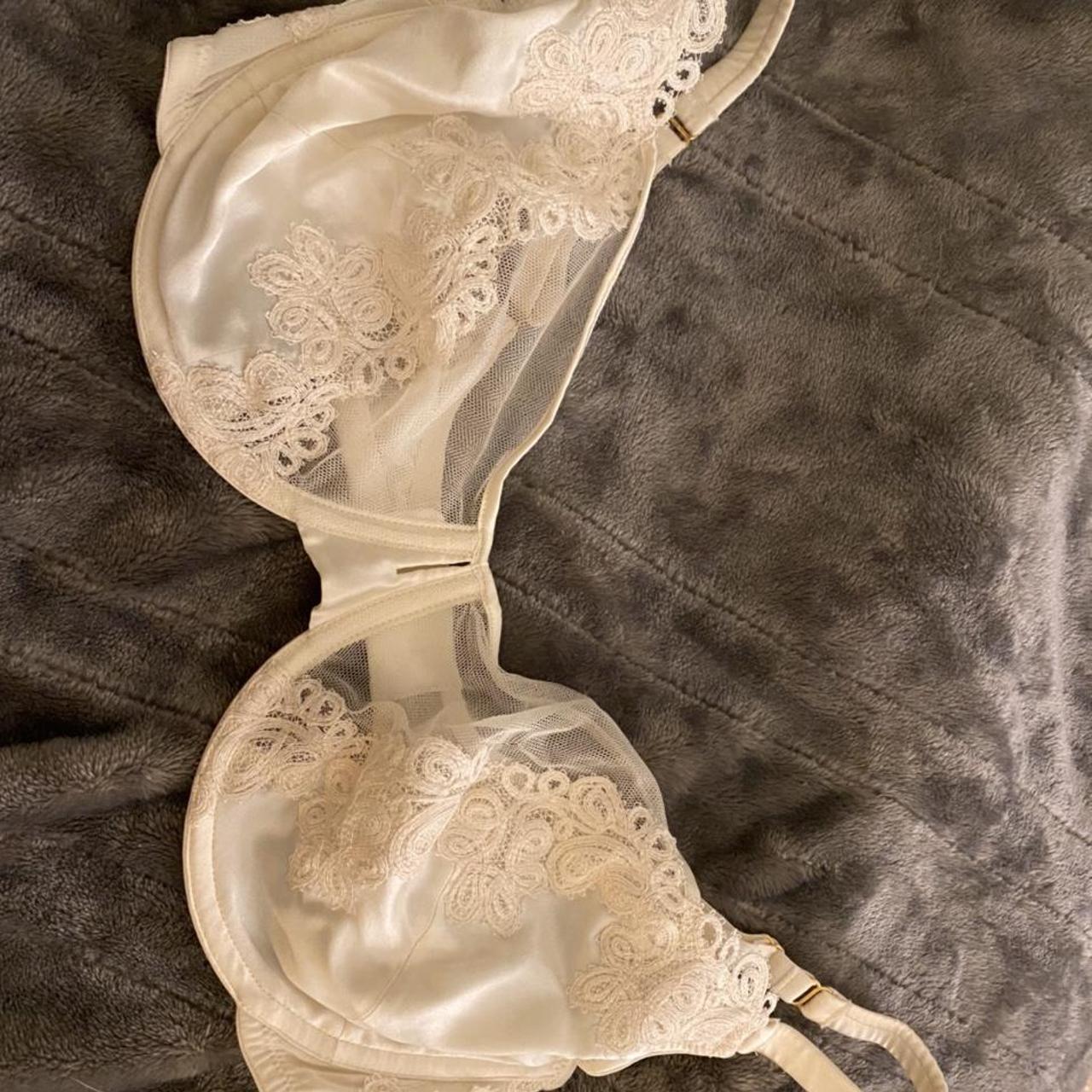 BEAUTIFUL Adina Reay bra from the Jess collection Depop