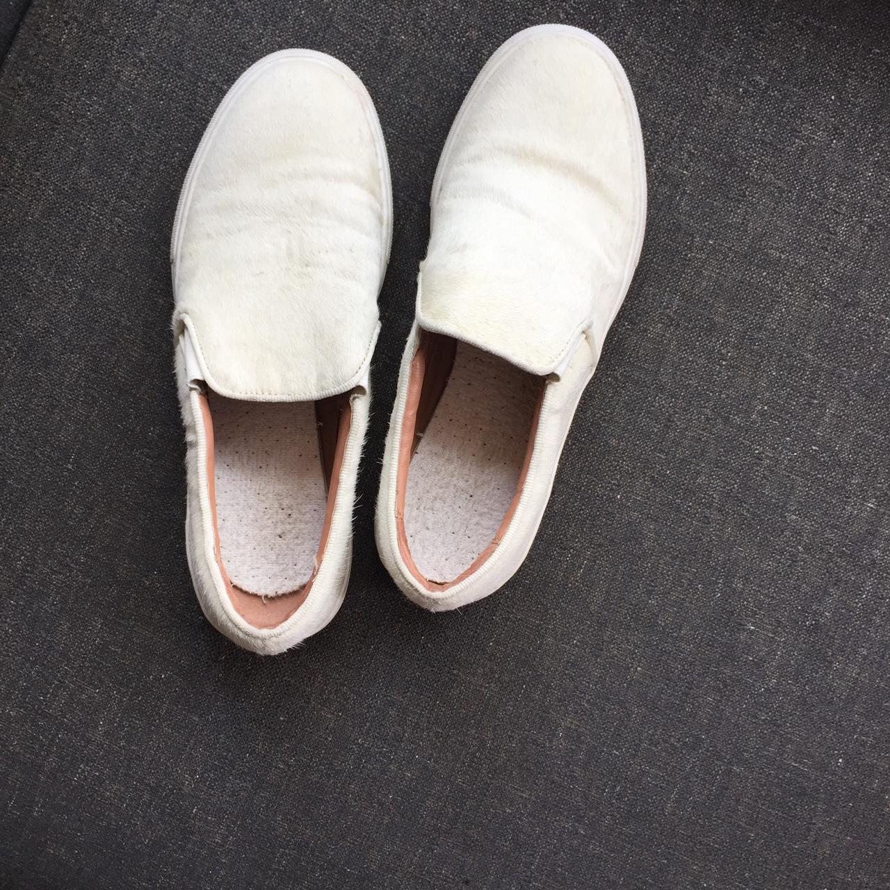 #white #zara #shoe #shoes #fur #slipper #summer - Depop