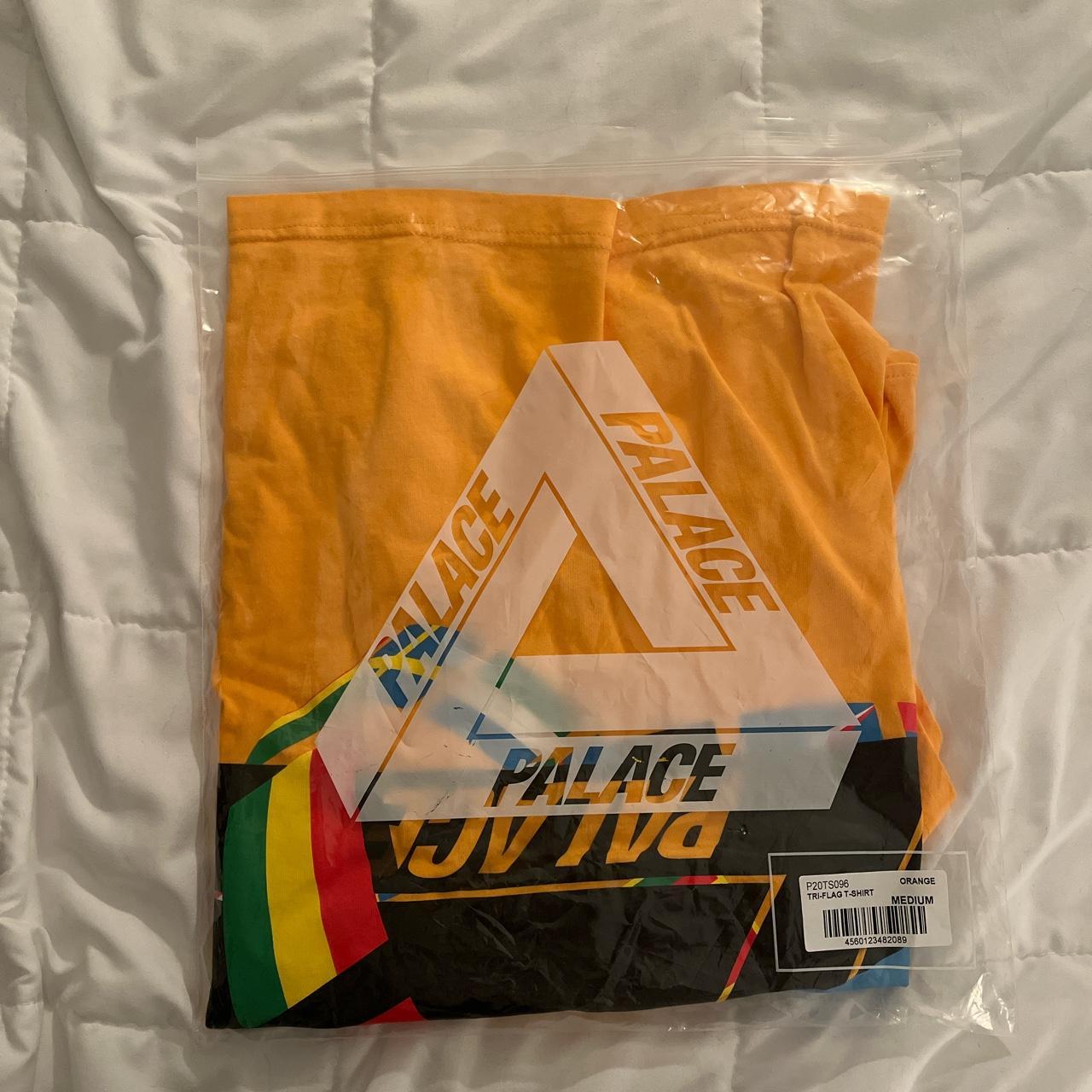 Palace tri hot sale gaine tee