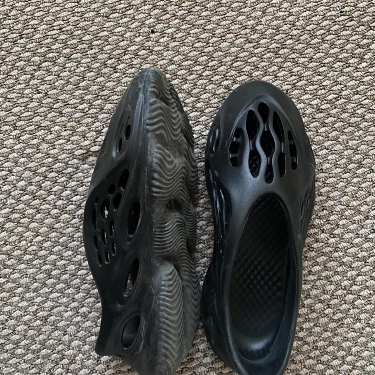 yeezy slip on shoes