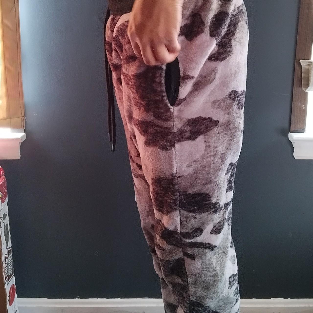 SECRET TREASURES SWEATPANTS SIZE: Small - Depop