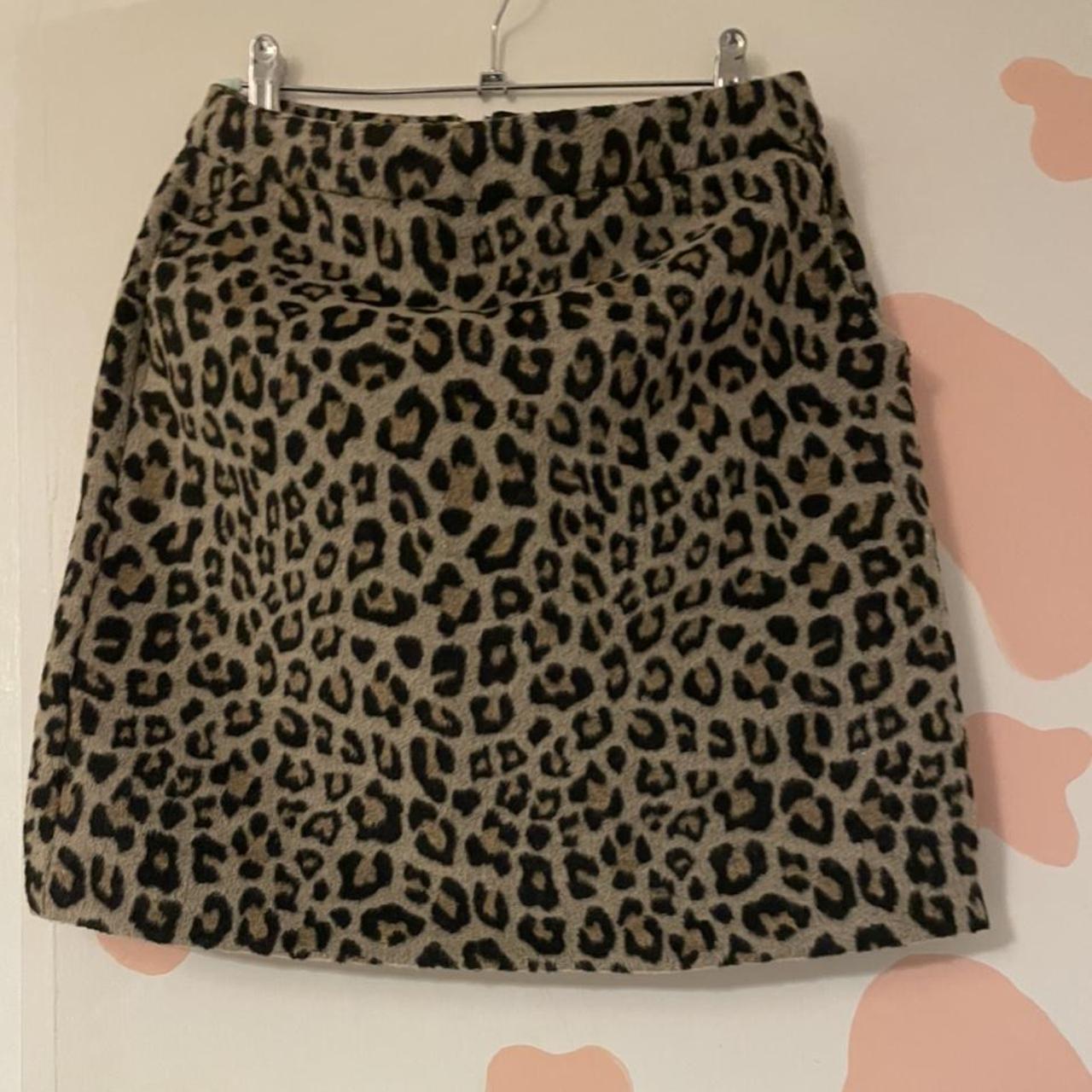 New look leopard print skirt, never been worn. size 8 - Depop