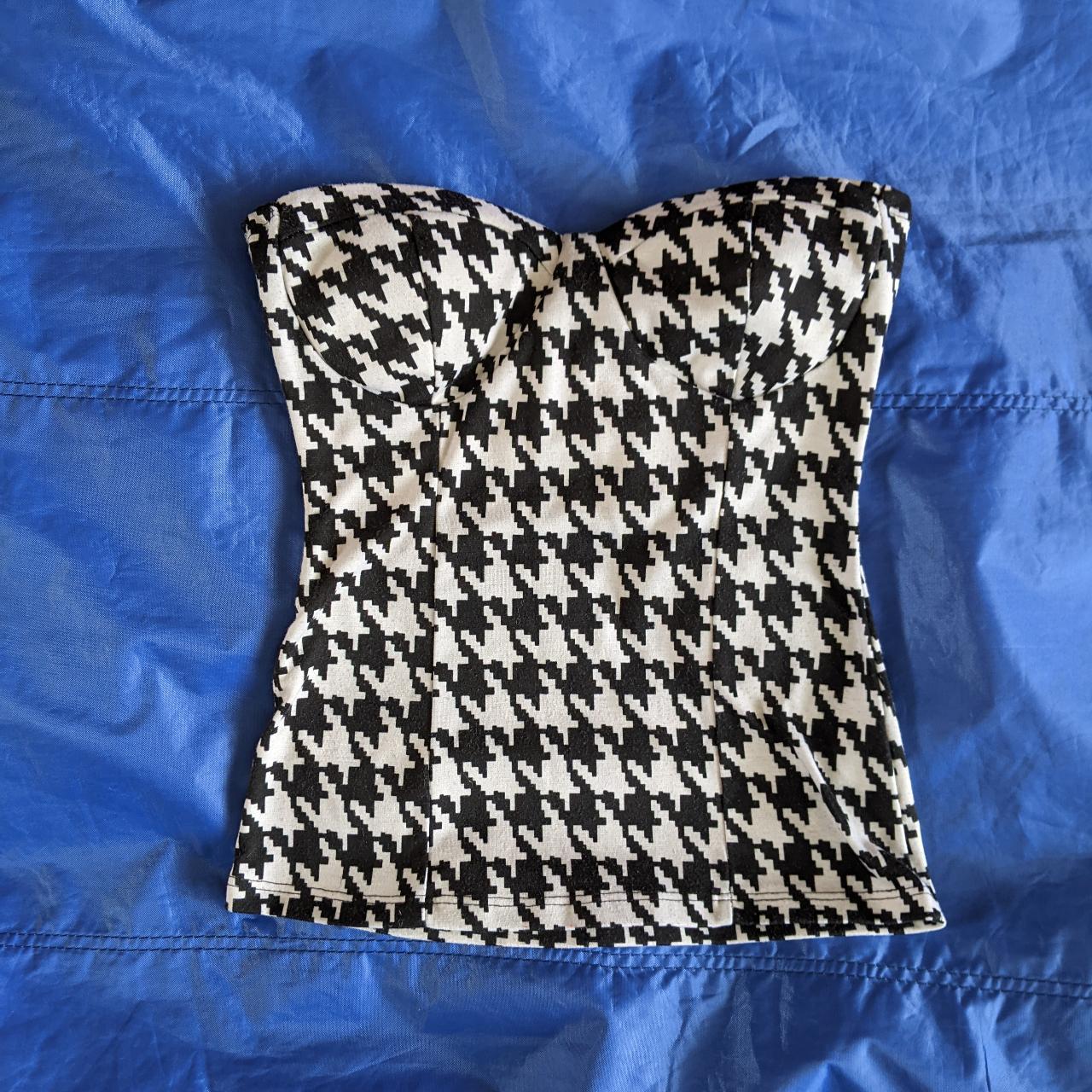 Product Image 1 - Houndstooth bustier

Stays up nicely with