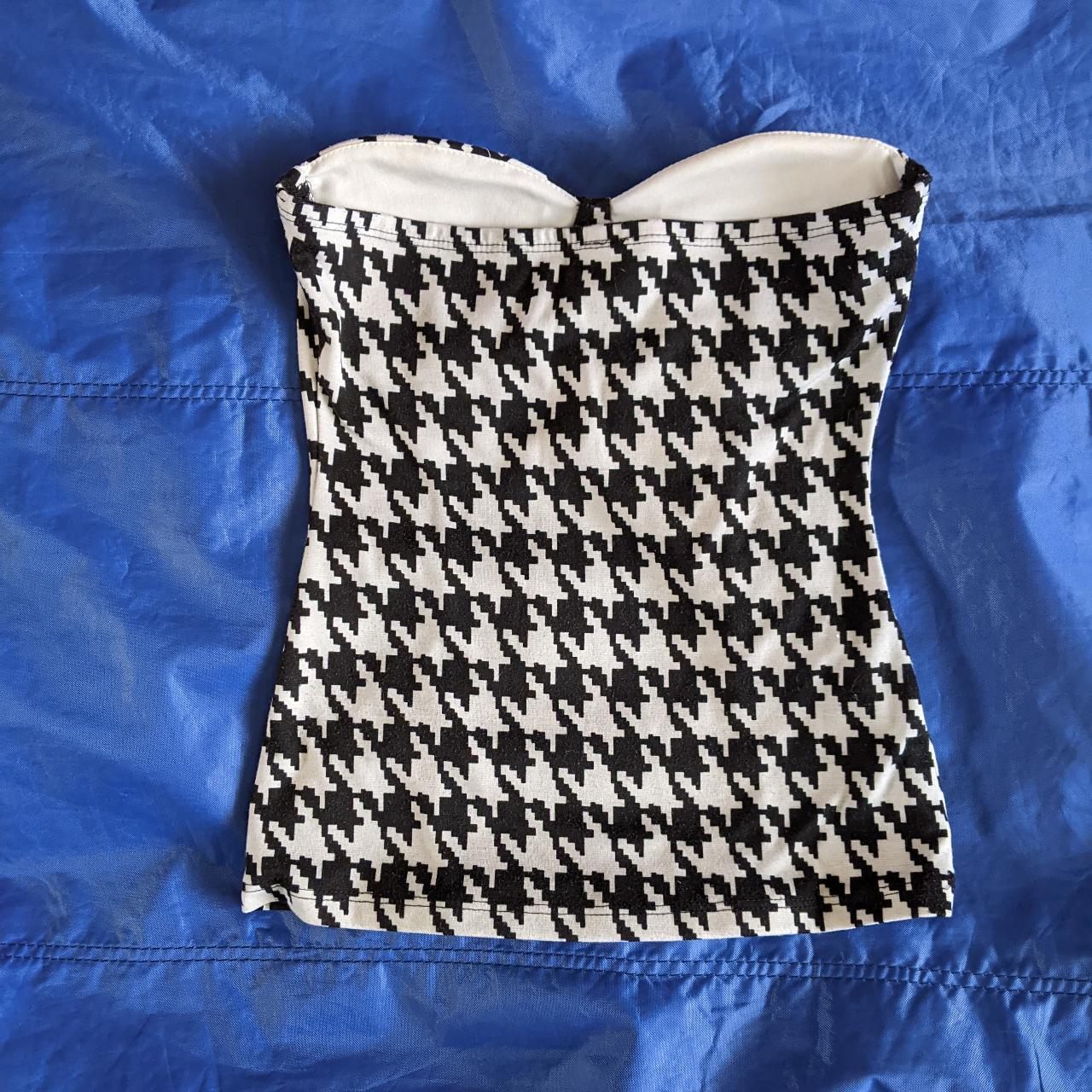 Product Image 3 - Houndstooth bustier

Stays up nicely with