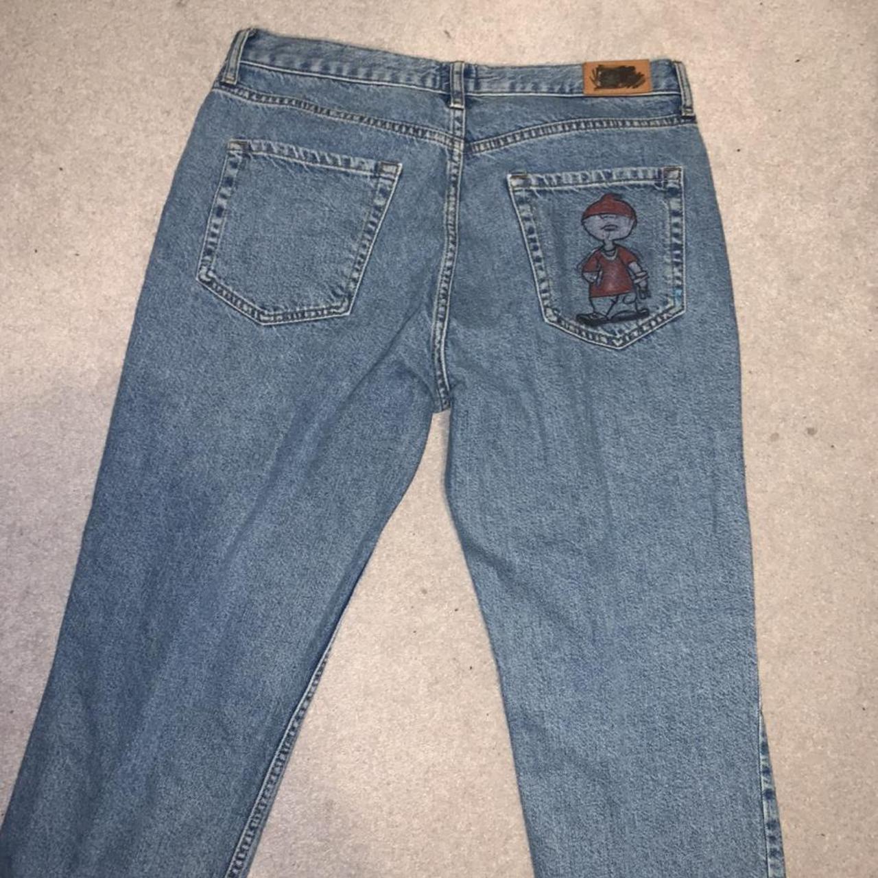 Some kinda baggy jeans not taht baggy i drawer on em - Depop