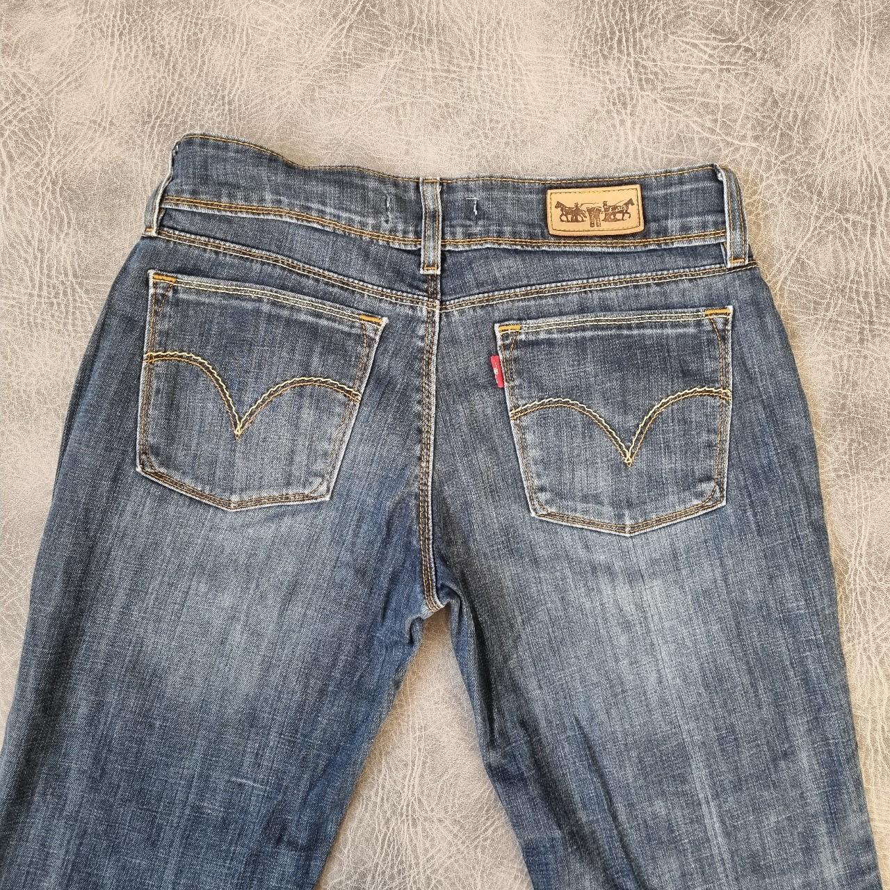 Vintage Levi's 570 Straight Fit jeans in Blue... - Depop