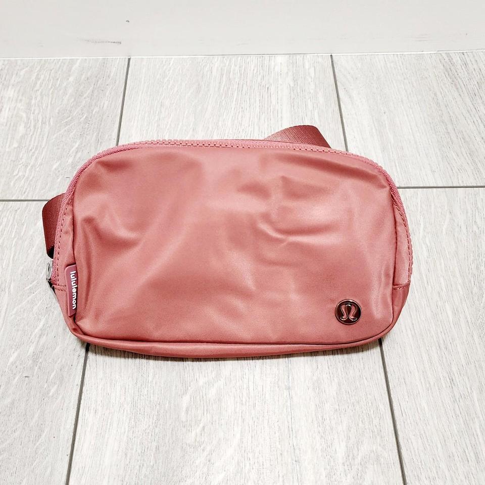 Lululemon Everywhere Belt Bag Brier Rose popular