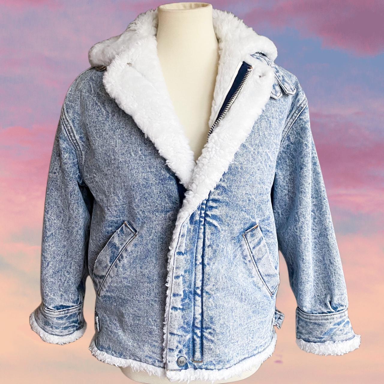 💙🤍 Vintage Levi’s acid wash shearling jacket... Depop