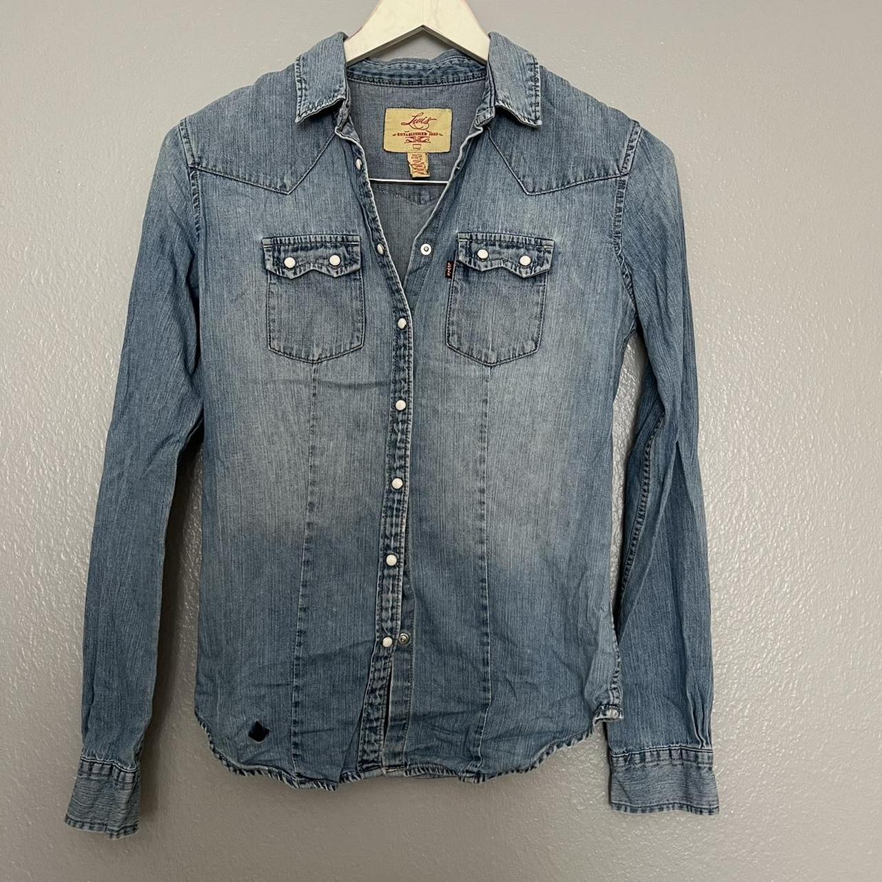 Levi's Women's Blue Shirt | Depop