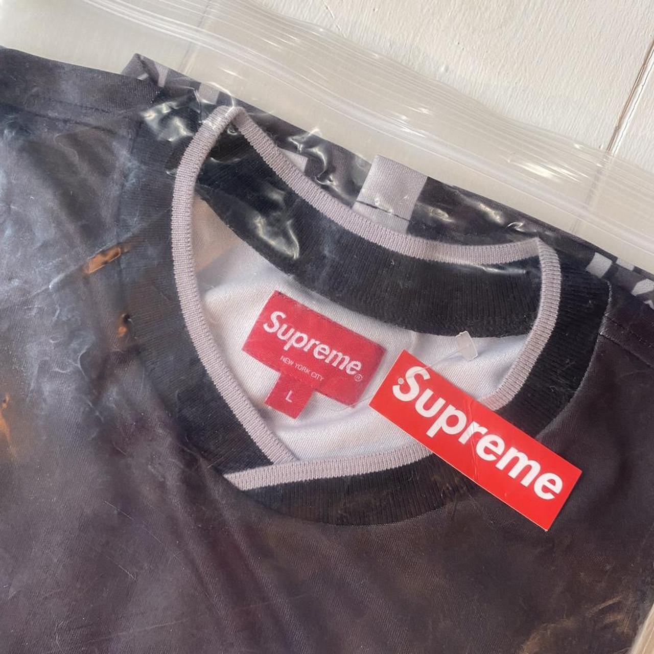 Supreme Men's Black T-shirt | Depop