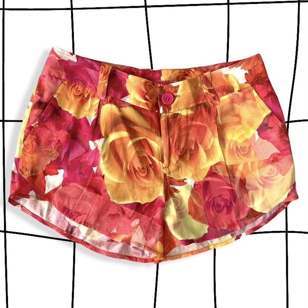 Alice + Olivia rose floral shorts ♡ Highly... Depop