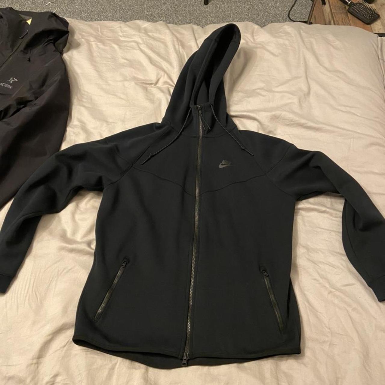 old season nike tech fleece black