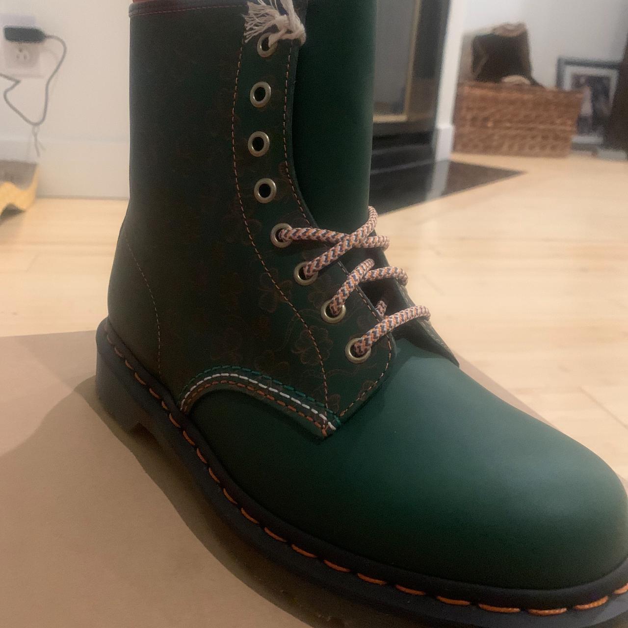 Dr martens shamrock best sale