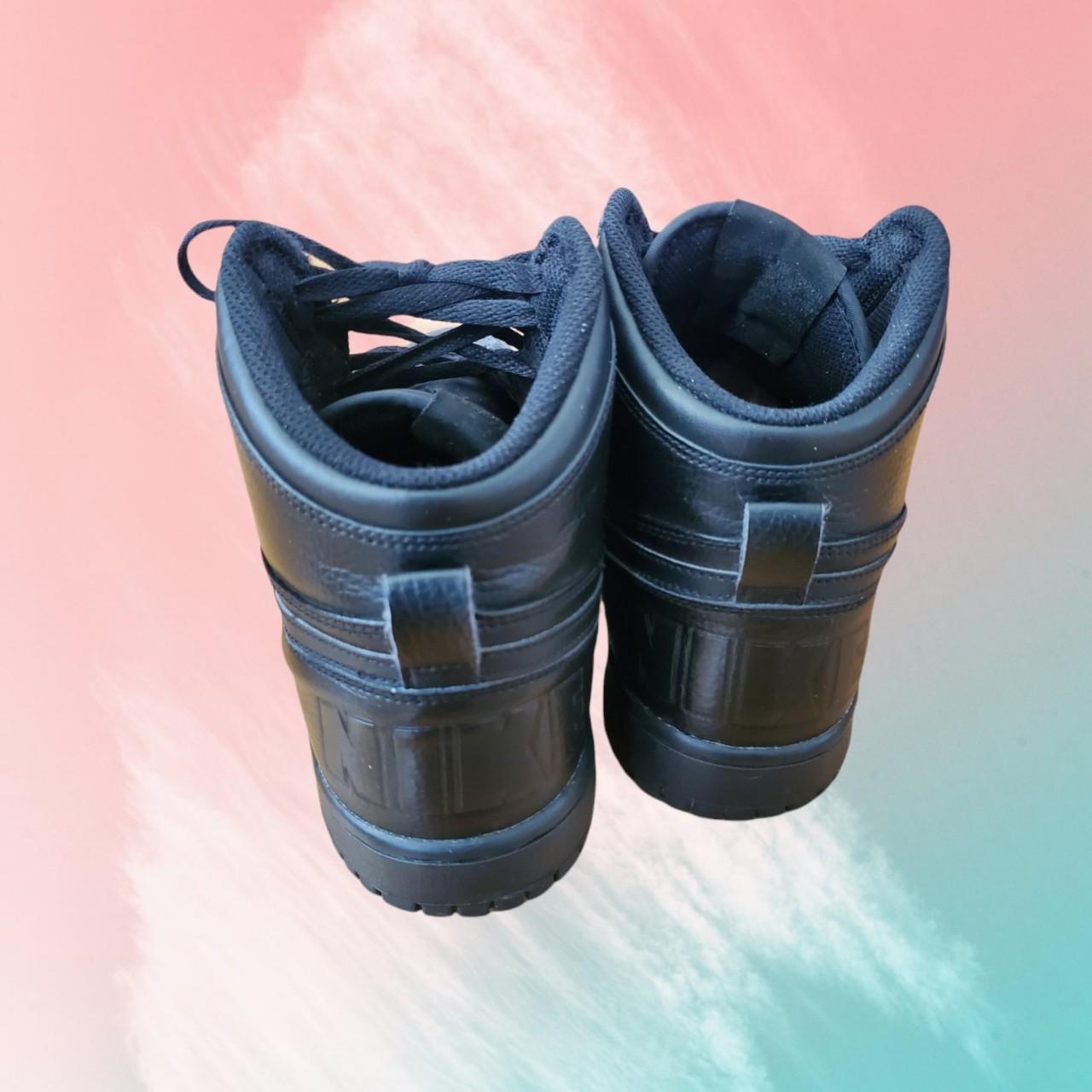 nike big sole sneakers