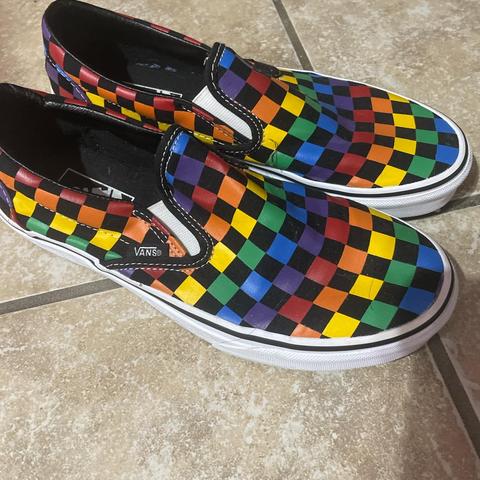 Black rainbow shop checkered vans