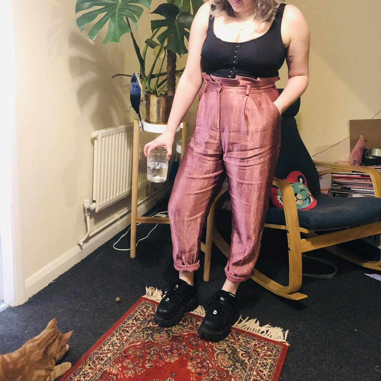 I am looking for a pattern to make pants like these. More info in comments  : r/sewing