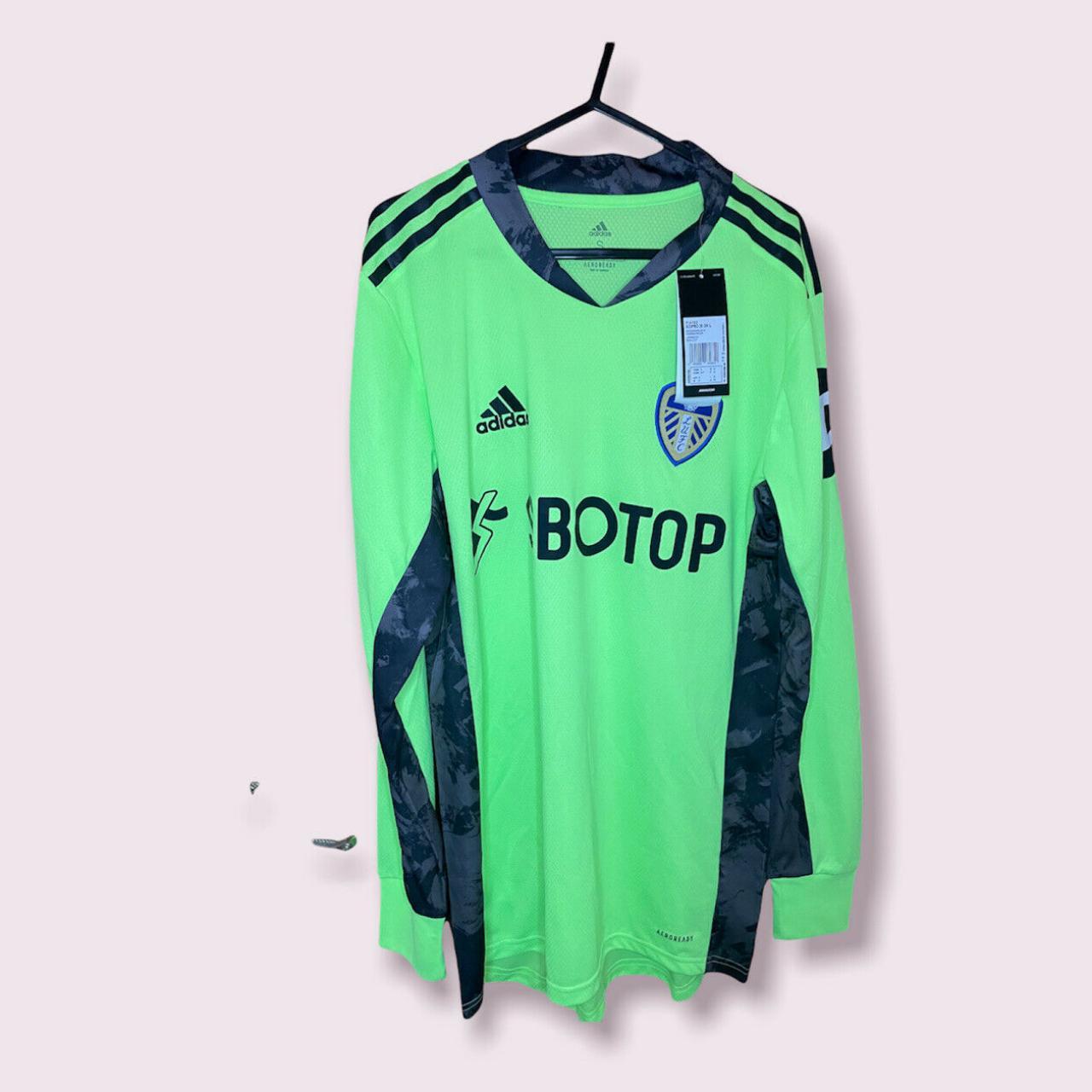 Leeds United Green Goalkeeper LS Football Shirt 2020... Depop