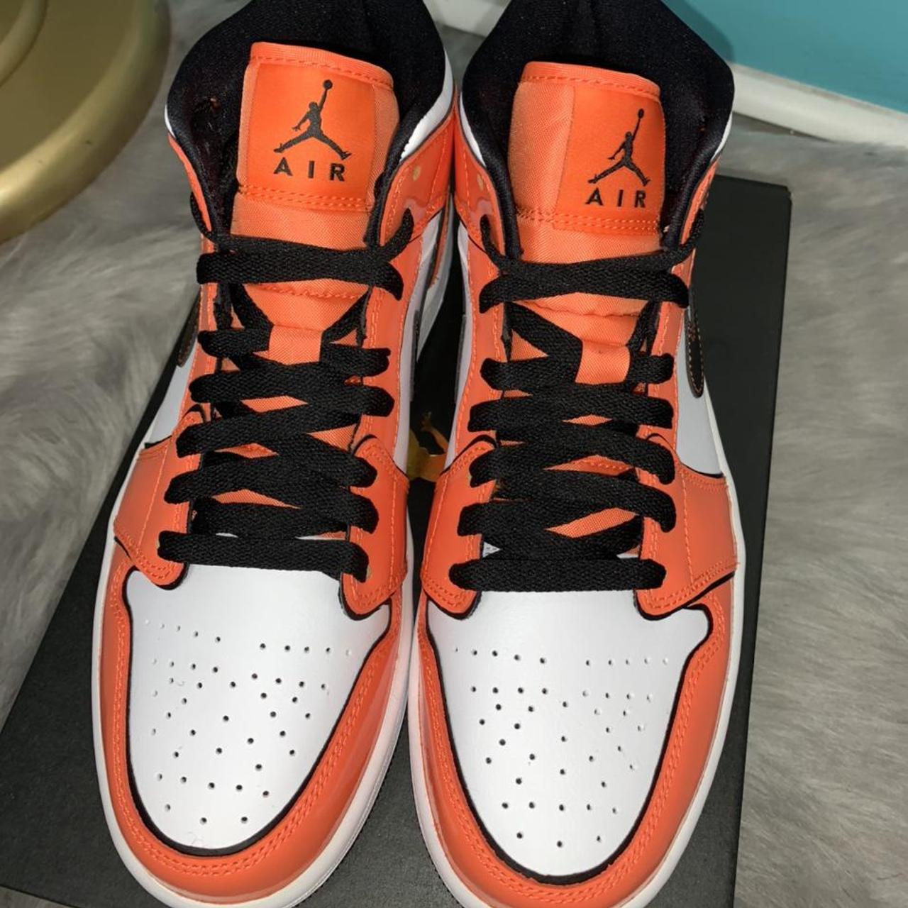 size 7 jordan 1 mid