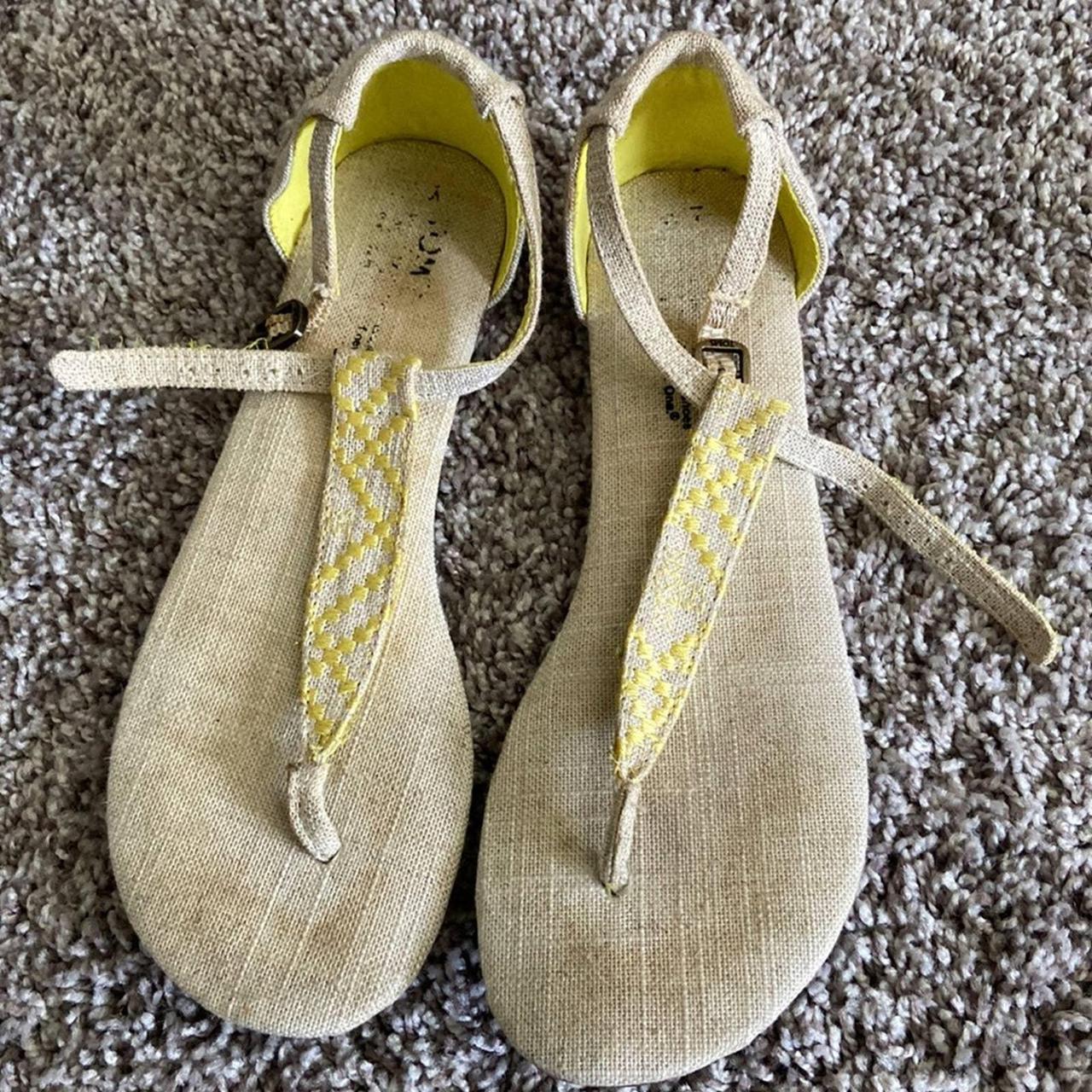 toms yellow shoes
