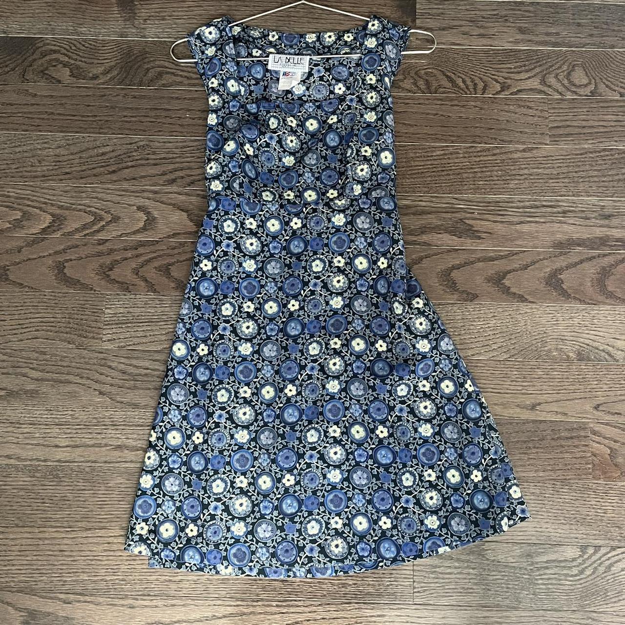 square neck floral dress tie back no flaws - Depop