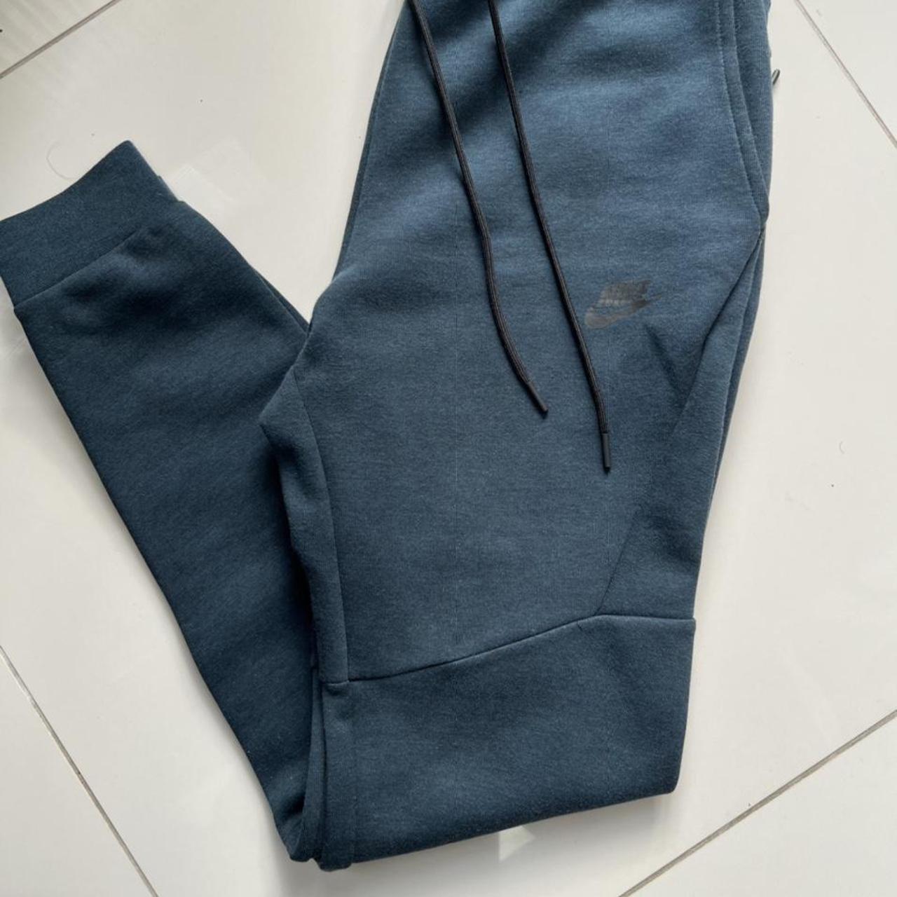 nike tech fleece smokey blue