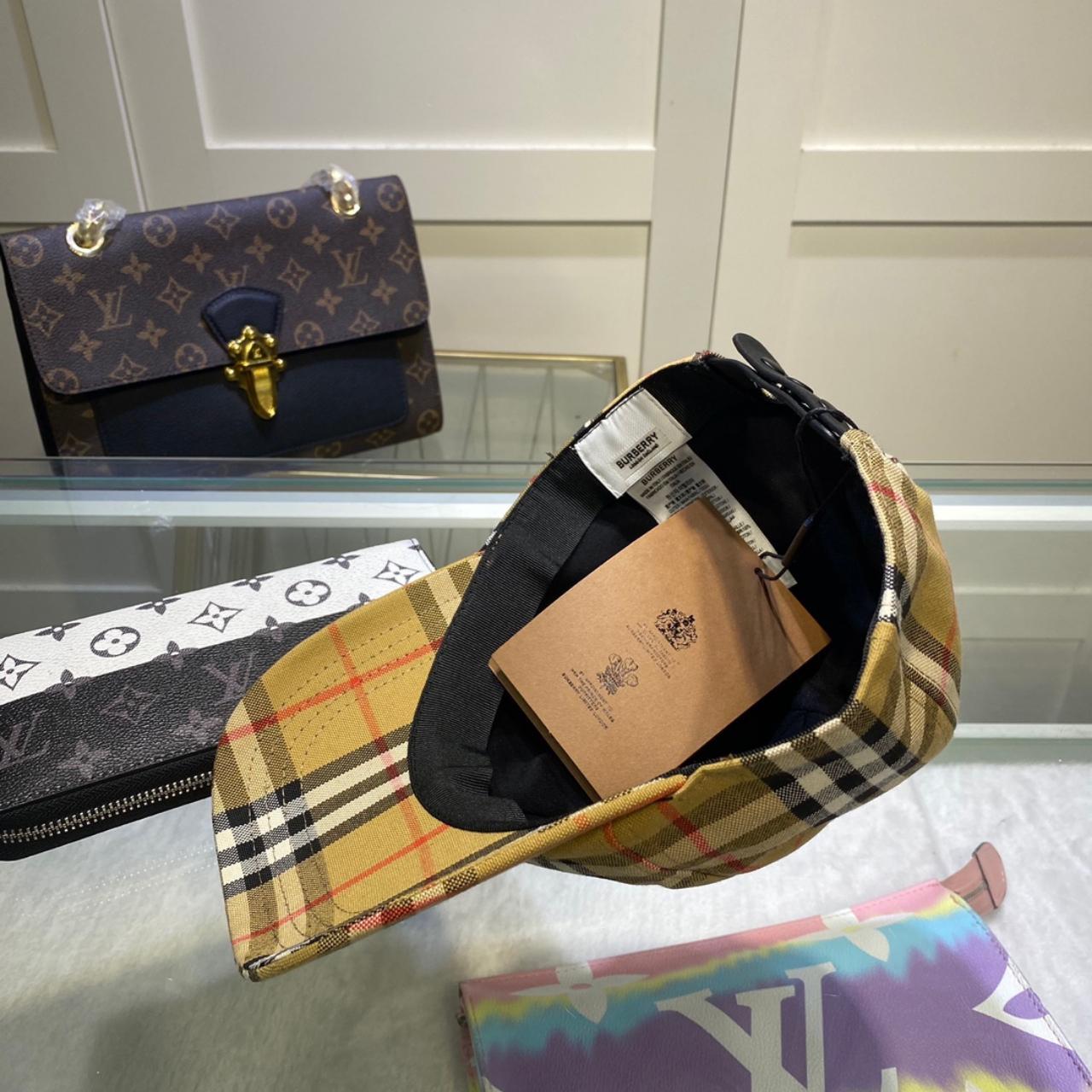 burberry hat depop