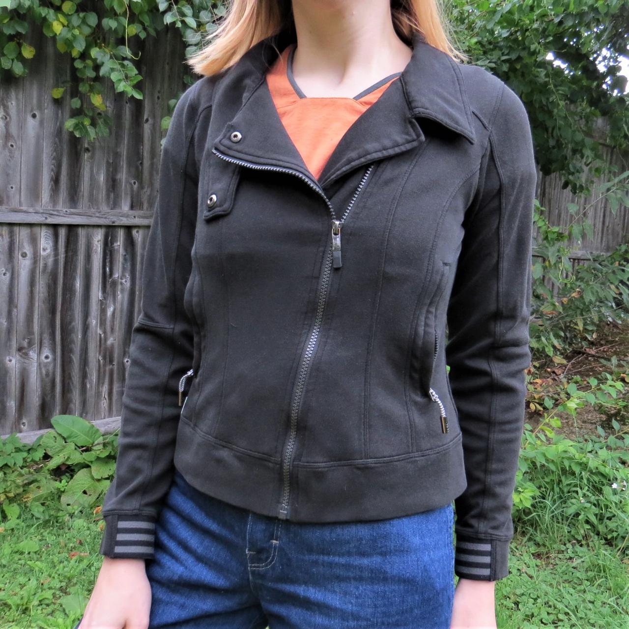 Women's Black Sweatshirt
