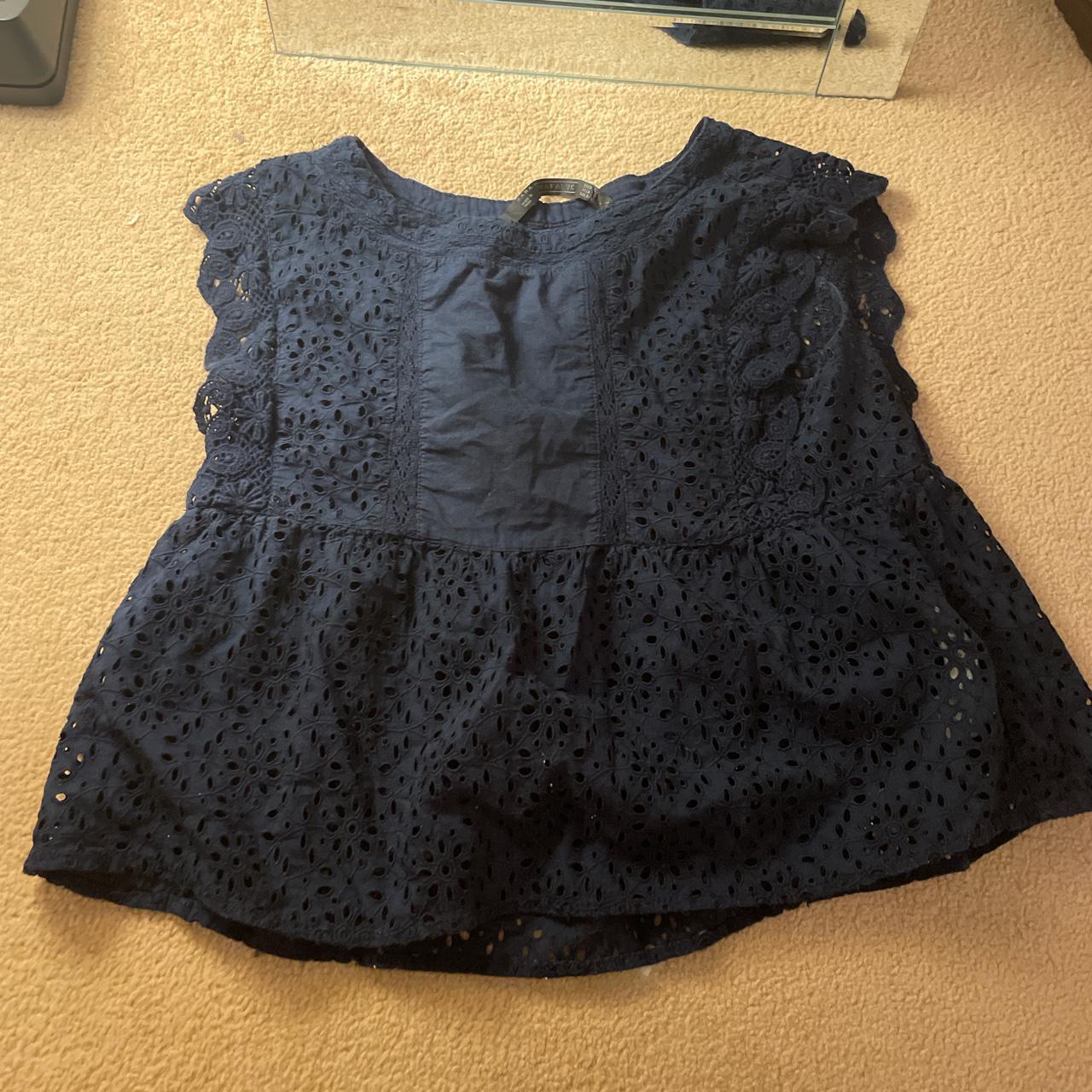 Adorable navy blue Zara top from ages ago with... - Depop