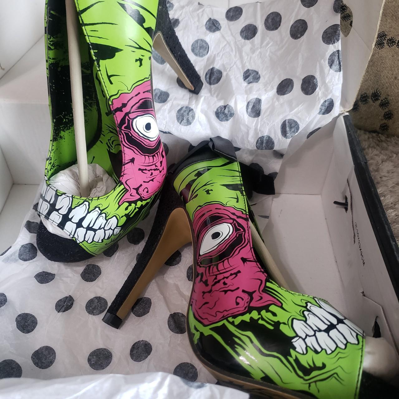 Zombie high heels iron 2024 fist